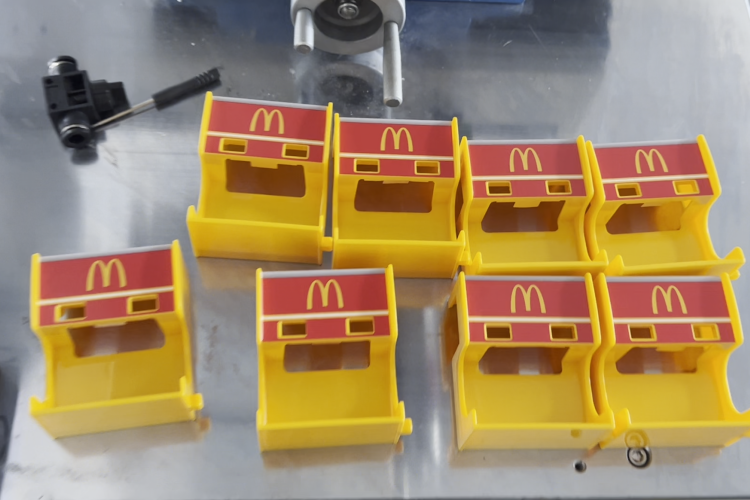 自動玩具貼標機的“萬能”應用圖鑒